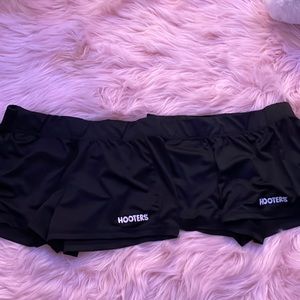 Hooters shorts medium